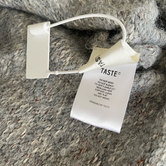 Soft Sweater - Picture 7 of 11